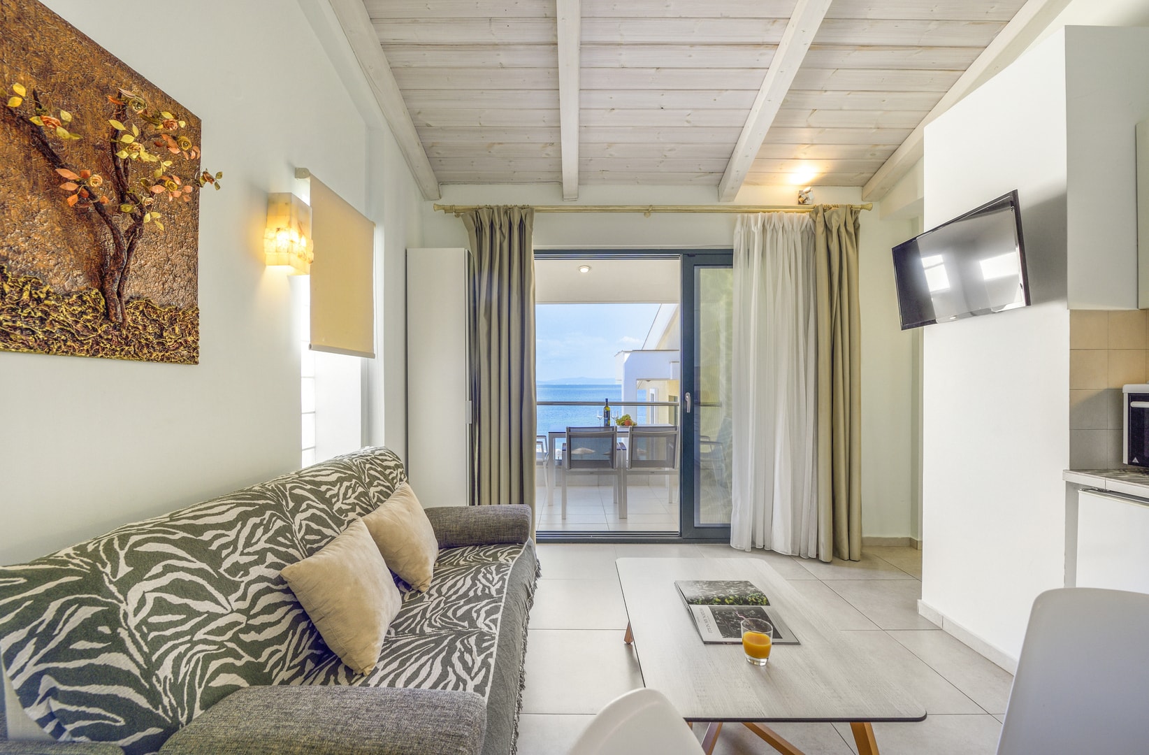 Apartment with Sea View and Garden View - 1st Floor