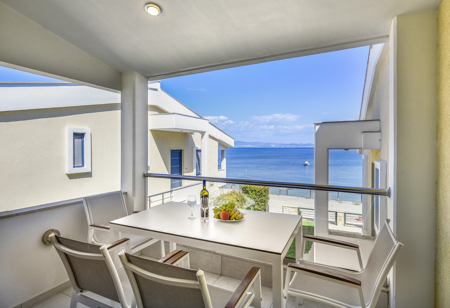 Apartment with Sea View and Garden View - 1st Floor