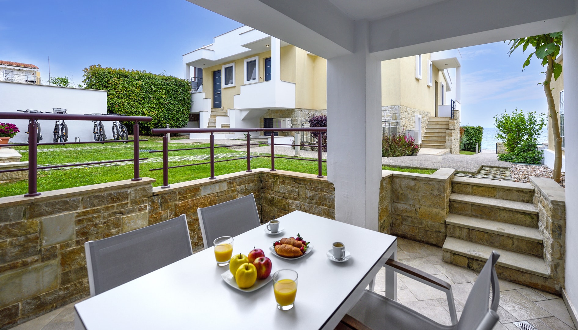 Apartment with Garden  View – Ground Floor